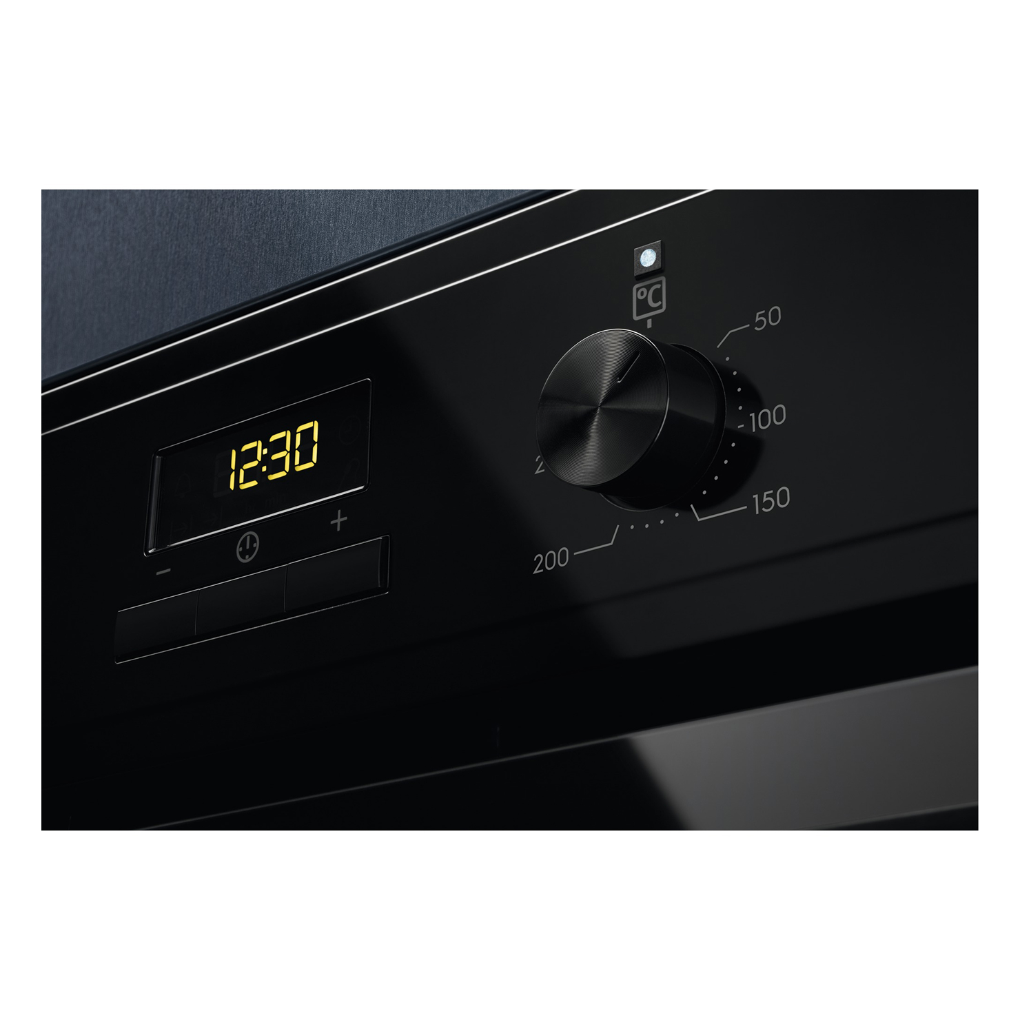 Электрический духовой шкаф Electrolux EOD3H50BK 2