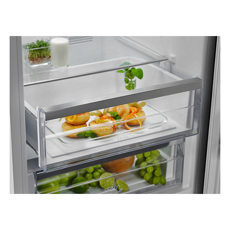 Холодильник Electrolux LNT7ME34K1 6