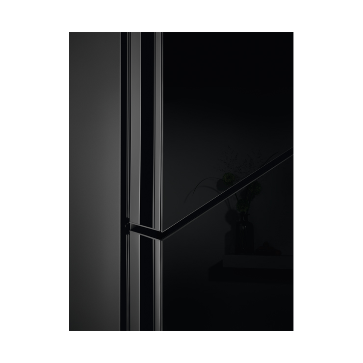 Холодильник Electrolux LNT7ME34K1 4