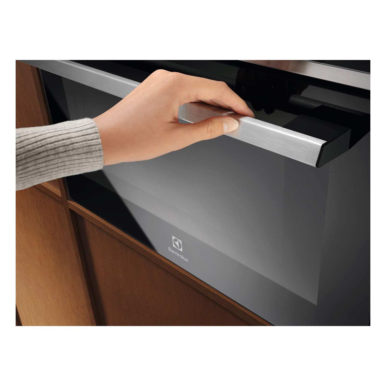 Микроволновая печь встраиваемая Electrolux EVM8E09X 5