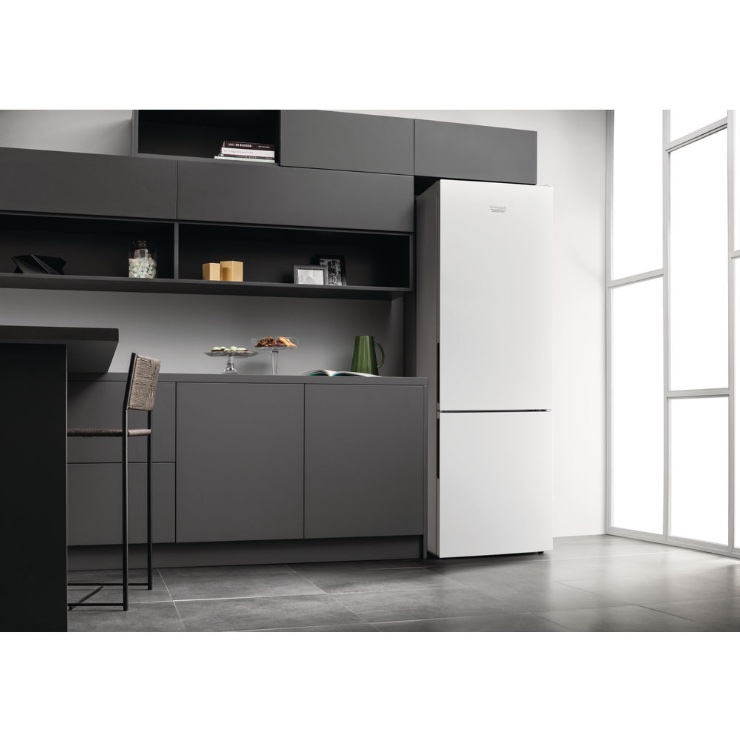 Холодильник Hotpoint-Ariston HS 3200 W 3