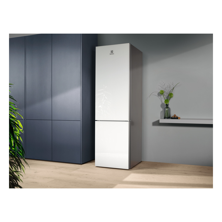 Холодильник Electrolux LNT7ME34G1 4