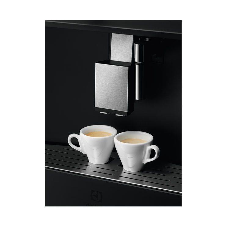 Встраиваемая кофемашина Electrolux KBC85Z 3