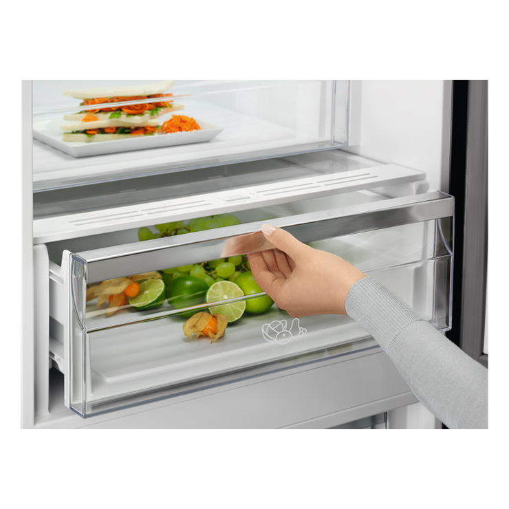 Холодильник Electrolux LNT7ME34K1 8