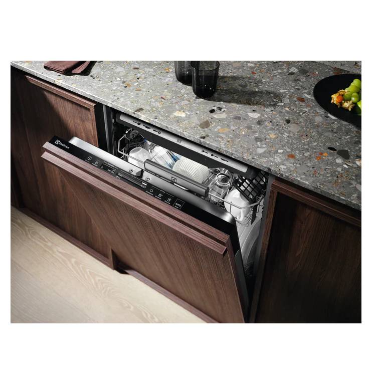 Встраиваемая посудомоечная машина Electrolux EEC87300W 3